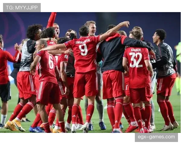 诺伊尔三冠王赛季历史级表现解析